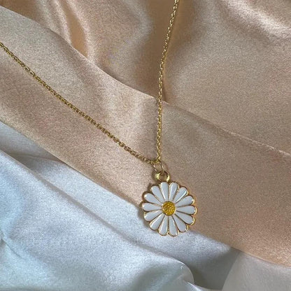 Gold Plated Stylish Floral Necklace